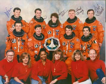 STS-78 crew and technician photo. Technicians seated in front of crew lto r: Al Rochford, Christine Stewart, McDougle, Monica Golden, Terri McKinney, Max Kandler.