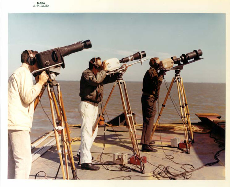 09-S-64-12020_photographers