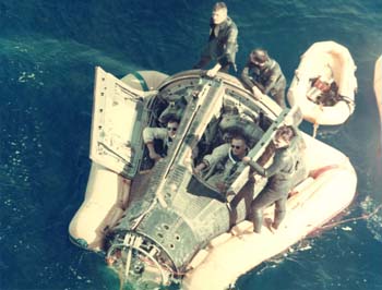 S66-18602.jpg - Mike Fox on Retriever supporting the Gemini rescue tests in Galveston Bay, Gulf of Mexico (1966) 