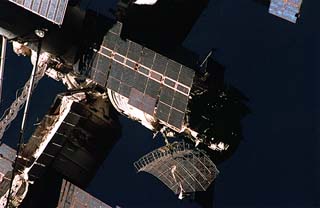 View of the Travers antenna on the Priroda module