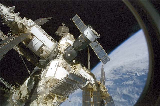 Survey view taken of the Mir space station