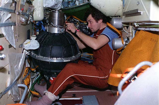 Dezhurov installing gyrodyne